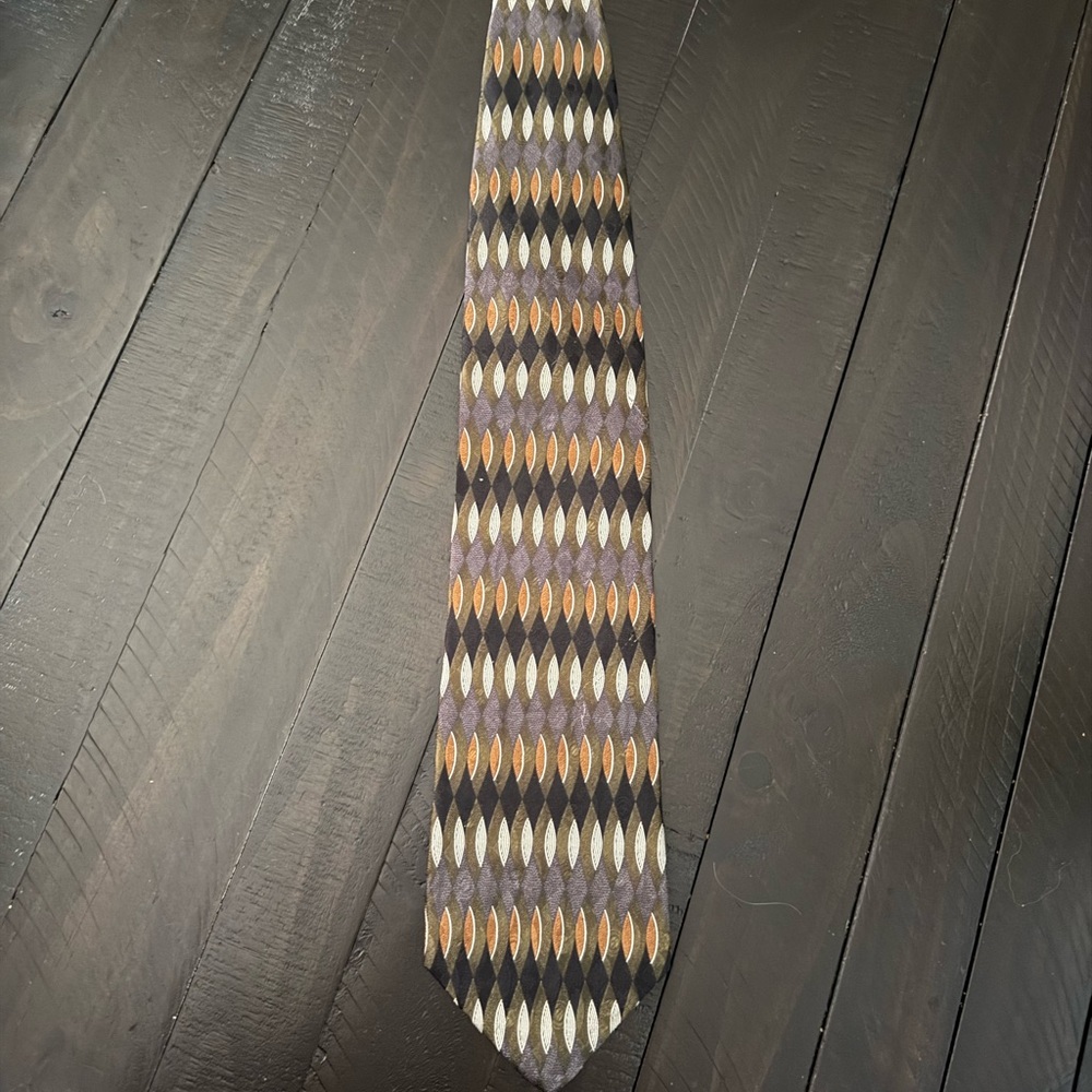 Elegant Patterned Tie in Black, Orange, and Cream